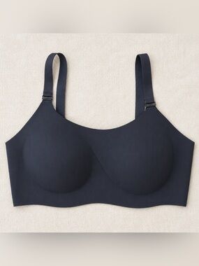 Knix Wireless Smooth Bra in Charcoal | Seamless Comfort Bra | Lined Wireless Bra